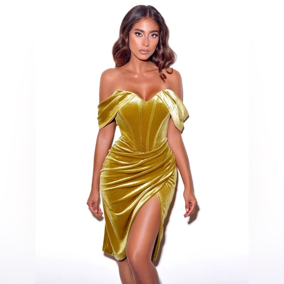 Miss Circle Dresses & Skirts - Omaria Gold Velvet Off Shoulder Corset Dress